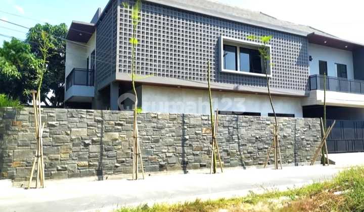 Dijual Rumah Bagus Baru Gress Dengan Kolam Renang ( Semi Furnish ) Dijual Rumah Bagus Baru Gress Dengan Kolam Renang ( Semi Furnish )