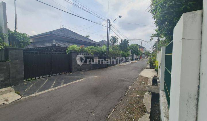 Rumah bagus siap huni dengan halaman luas di mangkubumen banjarsari solo 1