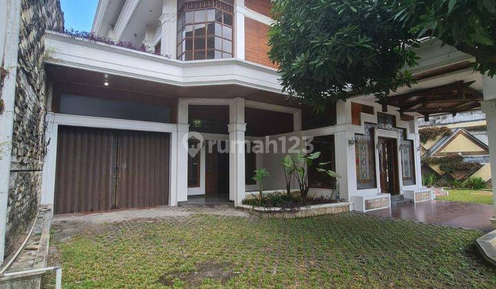 Rumah Mewah Kokoh Dengan KUSEN JATI TUA No.1 Di Pinggir Jalan Laweyan Solo 2