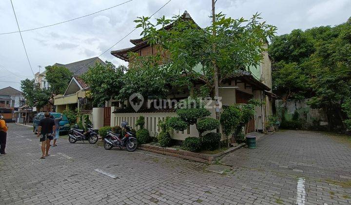 Rumah 2 Lantai
Lokasi : Perumahan di Colomadu, Solo 2