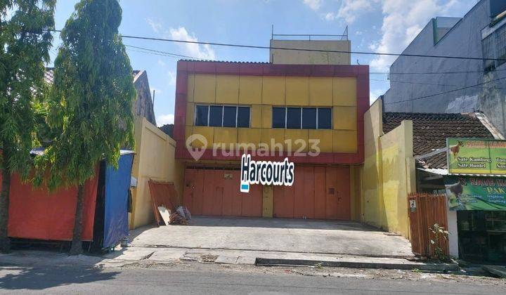 Ruko strategis 3 lantai jalan RE Martadinata Solo 1