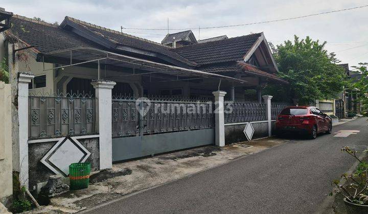 Rumah lama hitung tanah di nusukan banjarsari solo 1