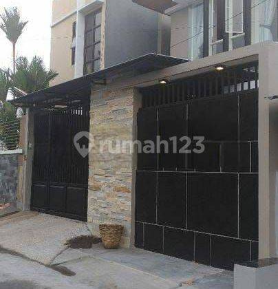 Rumah minimalis elite di solo baru 1