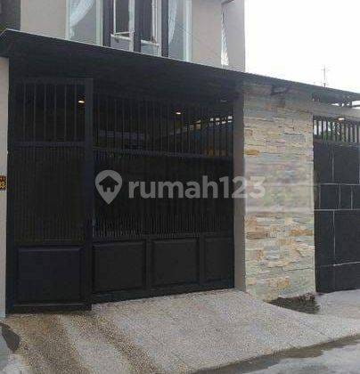 Rumah minimalis elite di solo baru 2