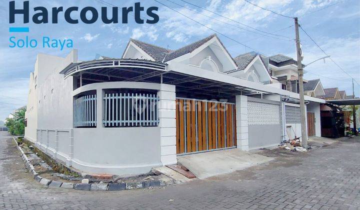 Rumah bagus cluster elite pusat kota solo baru 1