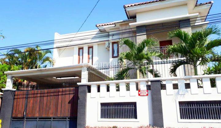 Rumah mewah 2 lantai full furnish colomadu solo 1