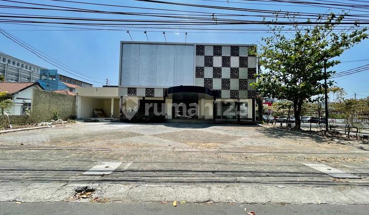 Business Space in a Highly Strategic Location in Jajar, Laweyan.