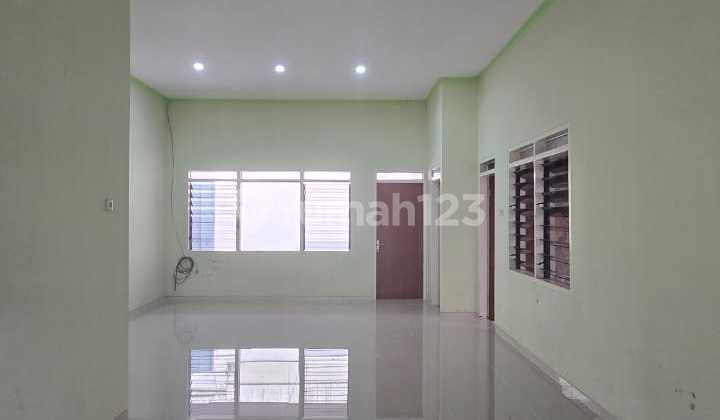 Rumah Bagus Minimalis Siap Pakai di Solo Baru 2