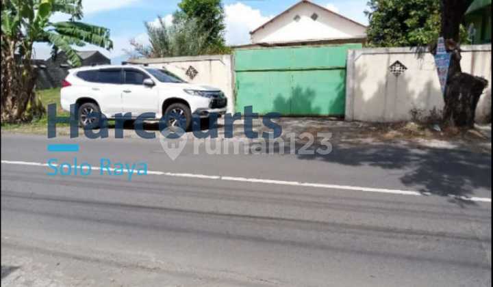 Good Warehouse for Rent in the Warehouse & Commercial Area of Parangjoro, Solo.