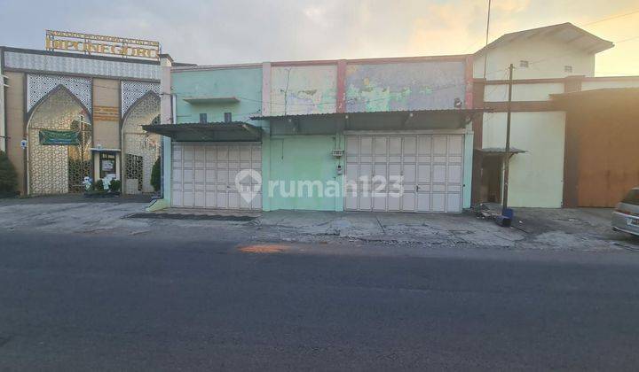 Gudang atau ruang usaha strategis siap pakai di jalan untung suropati pasar kliwon solo 2