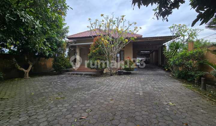 For Sale: Rumah Nyaman Siap Huni, Dengan Halaman Dan Taman Yang Luas. Cocok Untuk Slow Living. 2