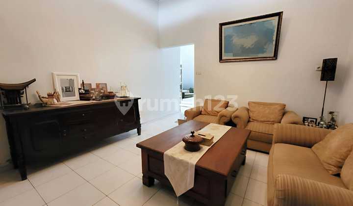 Nice Central City House Hook Semi Furnished in Manahan, Solo 2