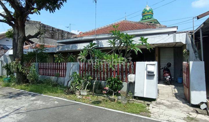 Rumah Hitung Tanah Tengah Kota Di Sumber Banjarsari Solo Dekat Mojosongo 1