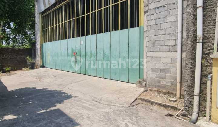 Gudang strategis akses truk tronton di telukan grogol dekat solo baru