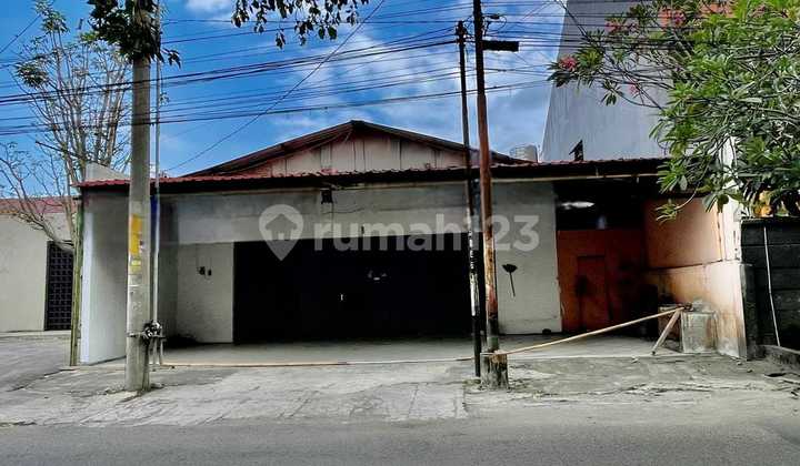 Warehouse or Strategic Business Space Near Sriwedari, Slamet Riyadi Street, Solo.