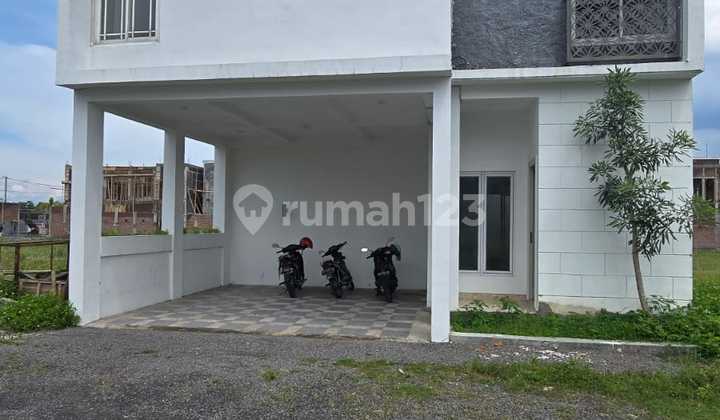 Dijual Rumah Baru Bangunan Minimalis Modern. Lokasi Prime! Dekat Pintu Tol Klodran Colomadu Solo.