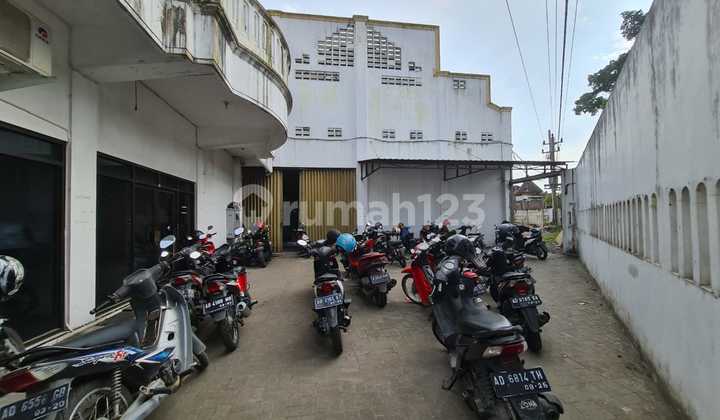 Warehouse with Container Access for Sale on Gatak Mayang Main Road Sukoharjo, Near Main Road.