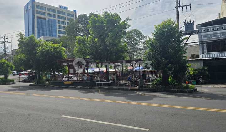 Golden Investment Opportunity! Super Strategic Land for Sale Right Next to the Entrance of UNS Jebres Solo. Golden Investment Opportunity! Super Strategic Land for Sale Right Next to the Entrance of UNS Jebres Solo.