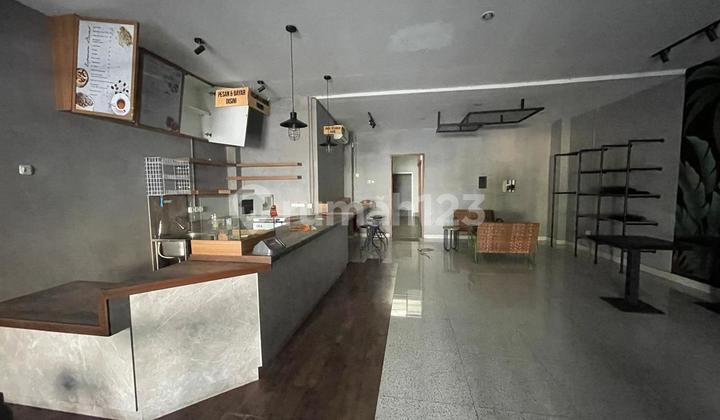 Strategic Location Shop House in Kratonan, Solo. Strategic Area Close to Business and Commercial Center. 2