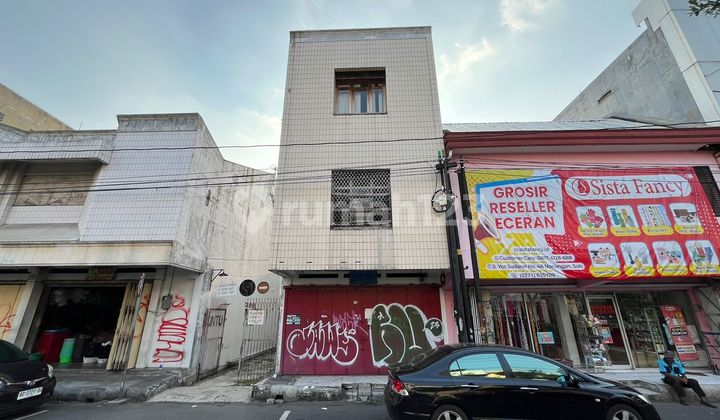Strategic 3-Story Shop House in the Business and Shopping Area of Jalan Yos Sudarso, Nonongan