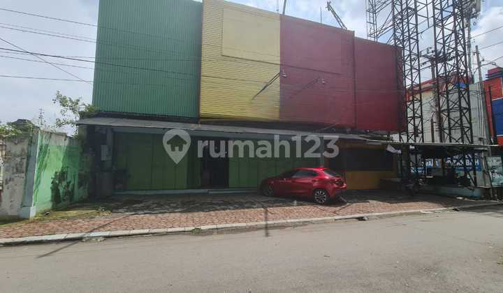 Kesempatan Emas! Disewa Ruang Usaha Lokasi Strategis Di Tengah Kota Solo, Slamet Riyadi