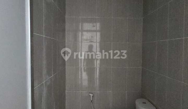For Rent New Shophouse Prime Location on Pakel Baturan Street – 3 Floors, Wide Road Access 2