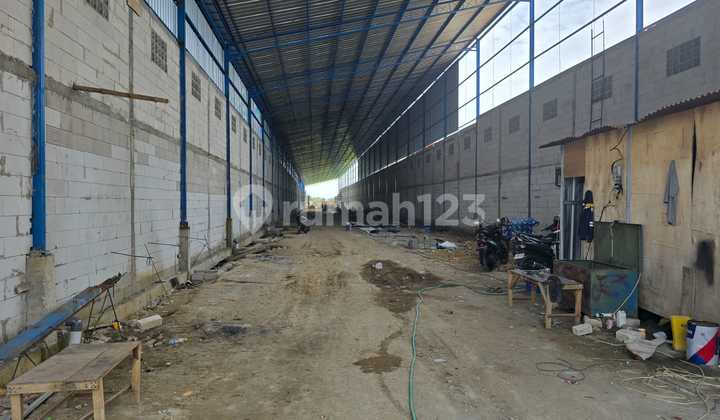 New Warehouse Ready for Use on Solo Jogja Main Road