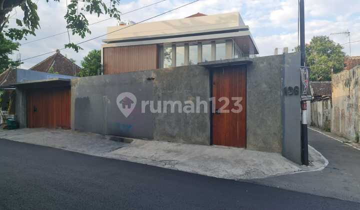 Dijual Rumah Baru Minimalis Lokasi Strategis Pusat Kota Dekat Veteran Serengan Solo Kota Dan Solo Baru, Bisa Untum Tambah Bangunan Kantor Atau Ruang Usaha.