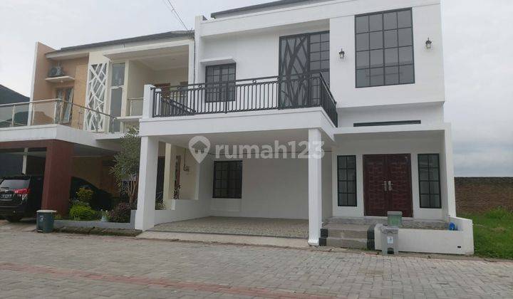  Rumah 2 Lantai Siap Huni Di Cluster Solo Baru 2