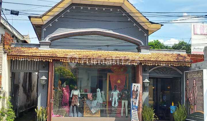 Investasi Strategis! Properti Unik Rumah & Gallery Batik Di Laweyan Solo, Kawasan Heritage
