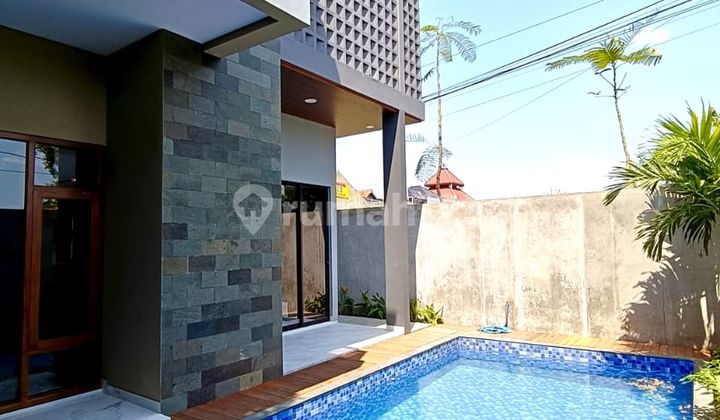 Dijual Rumah Bagus Baru Gress Dengan Kolam Renang ( Semi Furnish ) 2