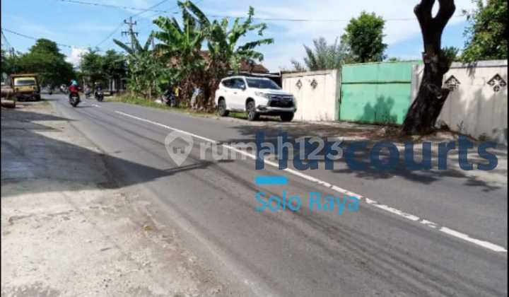 Good Warehouse for Rent in the Warehouse & Commercial Area of Parangjoro, Solo.