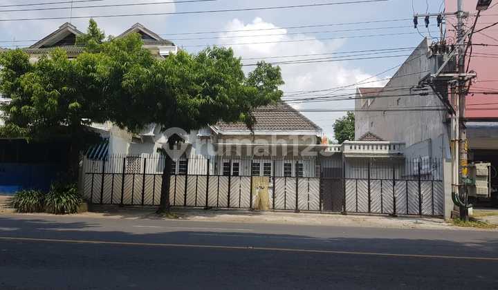 Rumah Kolonial Classic Pusat Kota di Jalam Radjiman Laweyan Solo
