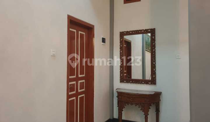 Nice 2-Story Colonial Architecture House with Teak Joglo in Banyuanyar Banjasari Solo 2