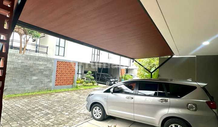 Rumah Bagus Minimalis 2 Lantai Seperti Baru ( Full Furnished ). Lokasi Cluster di Colomadu. 2