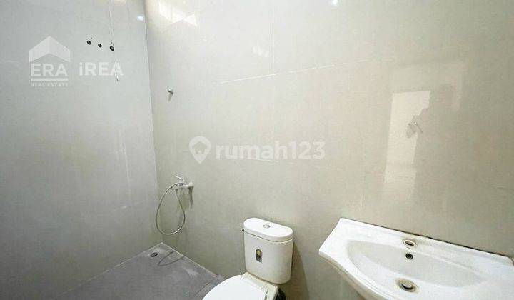 Rumah Garasi 3mpbil Di Jagalan Jebres Solo  6