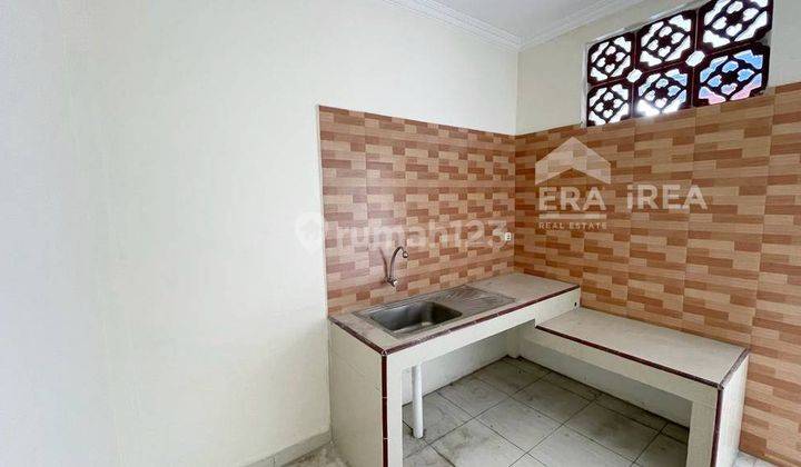 Rumah Garasi 3mpbil Di Jagalan Jebres Solo  7