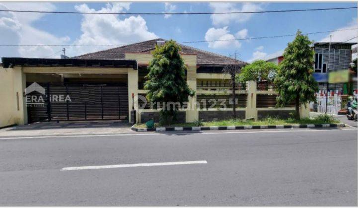 Rumah Full furnished di Sumber Banjarsari Solo  1