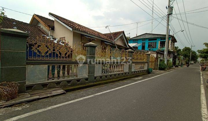 Tanah dan bangunan di Banyuanyar Banjarsari Solo Surakarta  2