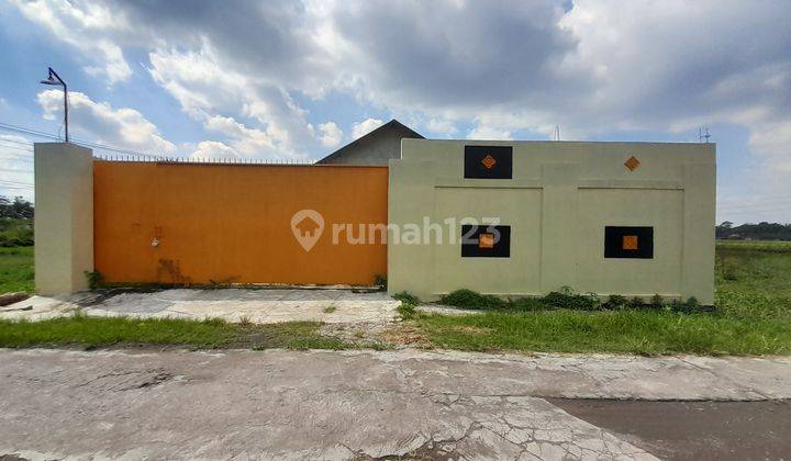 Gudang akses truk di Daleman Baki Sukoharjo 1