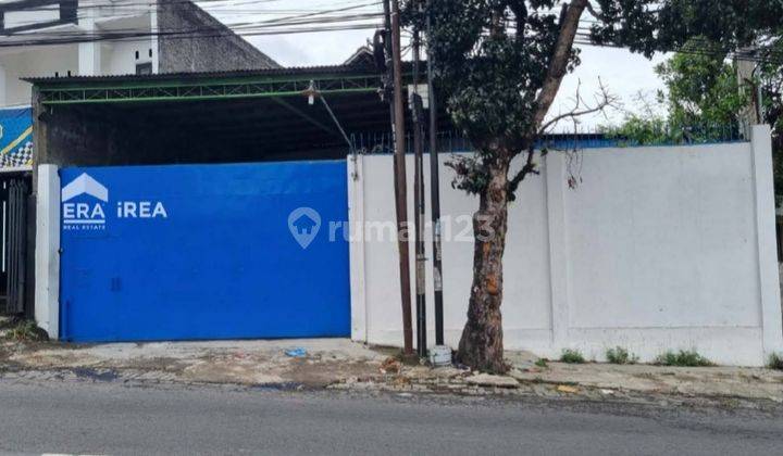 Gudang akses kontainer di Mojosongo Jebres Solo  1