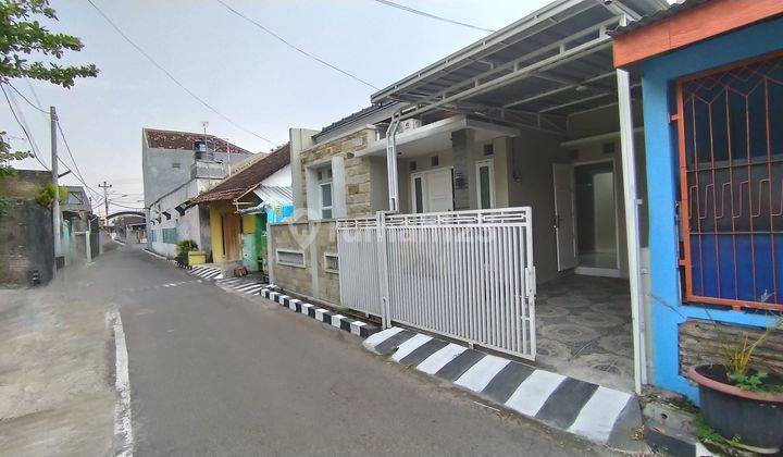 Rumah bagus call 0813-2912-9880 di kerten laweyan Solo  2