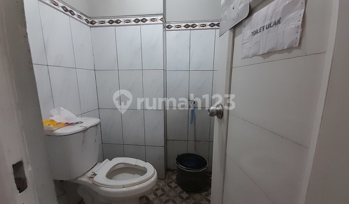 Warehouse In Industrial Area With Container Access Warehouse In Industrial Area With Container Access