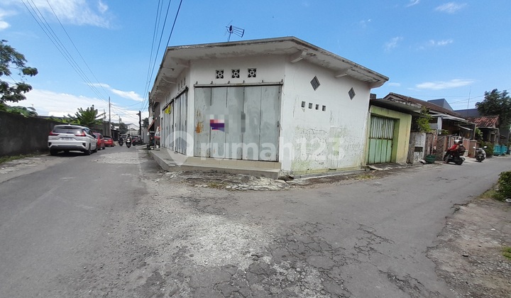 Ruang Usaha Dijual Solo Dekat Pasar Nusukan