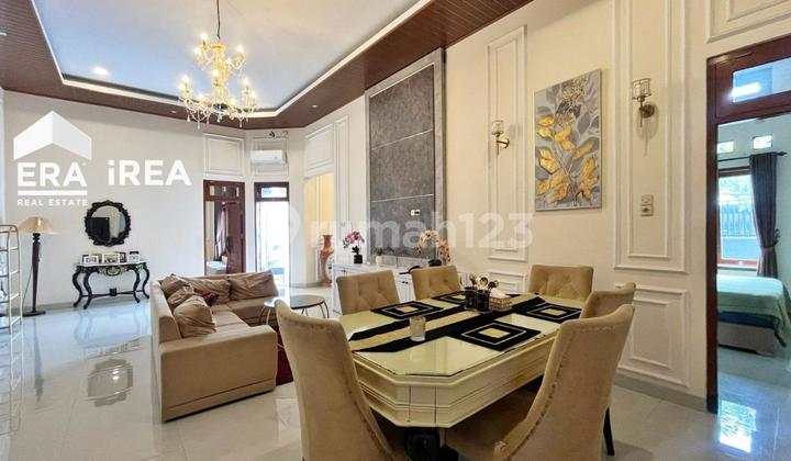 Rumah Dijual Solo Ada Kolam Renang 2