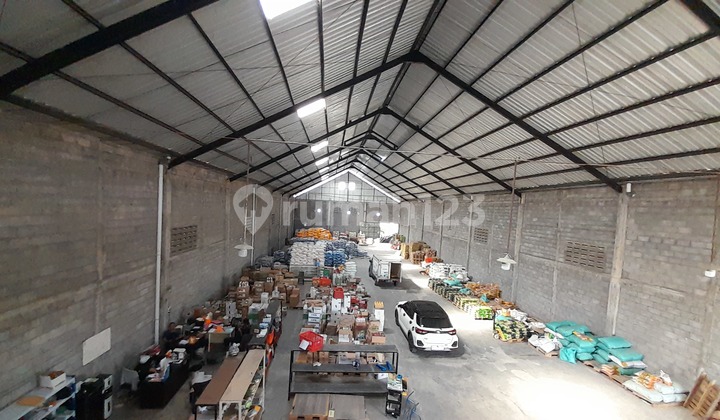Warehouse In Industrial Area With Container Access Warehouse In Industrial Area With Container Access