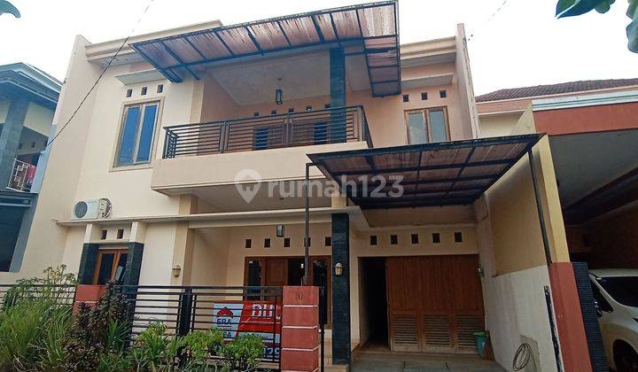 Rumah  exclusive 2lantai di Sumber Banjarsari Solo Surakarta 1