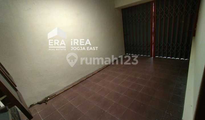 Rumah Dekat Bandara Adisucipto 6