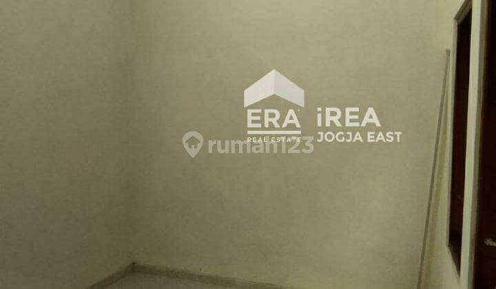 Rumah Dekat Bandara Adisucipto 9