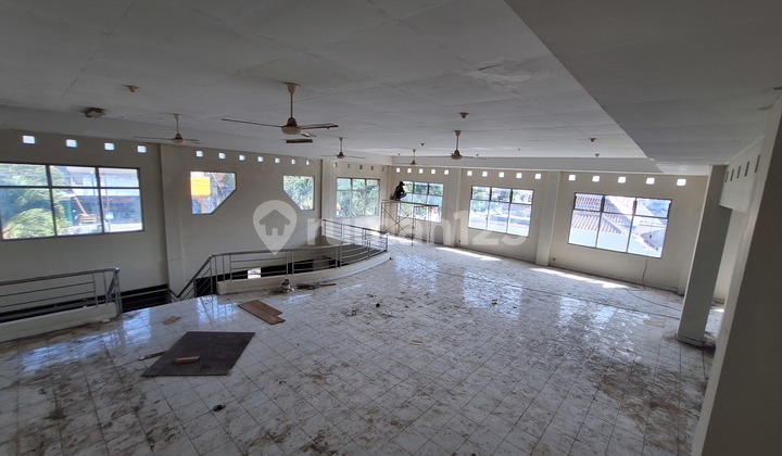 Ruko.2.5 Lantai Dekat Kampus. Ugm Jogja Ruko.2.5 Lantai Dekat Kampus. Ugm Jogja